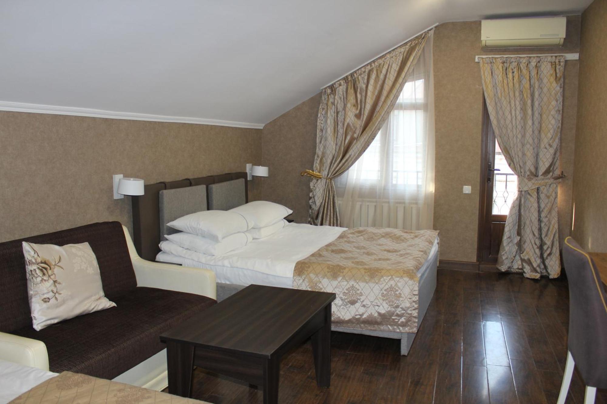 Luxor Gardens Hotel Batumi Exterior foto